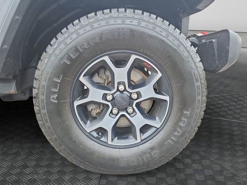 Used 2018 Jeep Wrangler Unlimited Rubicon w/ Safety Group image 35