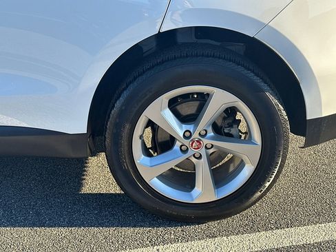 Used 2019 Jaguar F-PACE Premium image 20