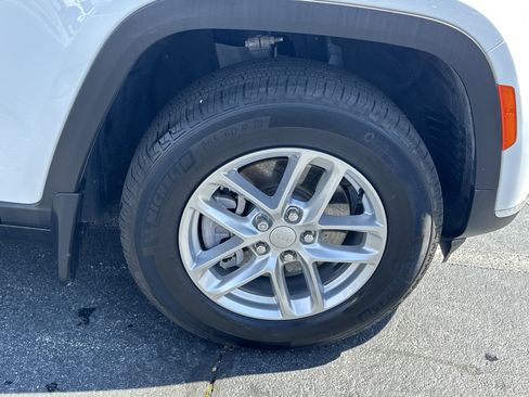 Used 2025 Jeep Grand Cherokee L Laredo image 15