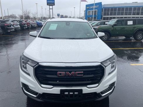 Certified 2022 GMC Terrain SLE w/ Driver Convenience Package image 6