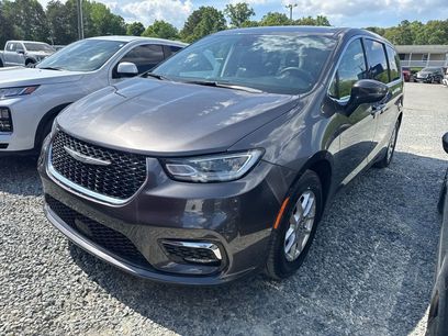 Used 2023 Chrysler Pacifica Touring-L