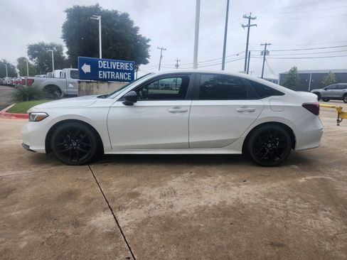Used 2025 Honda Civic Sport image 5
