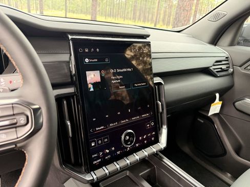 New 2026 GMC Acadia AT4 w/ Luxury Package AWD/4WD image 19