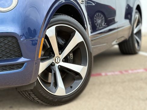 Used 2019 Bentley Bentayga AWD/4WD image 10
