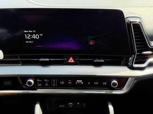 Used 2024 Kia Sportage SX image 7