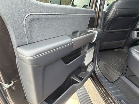 Used 2025 Ford F250 Lariat w/ Chrome Package image 22