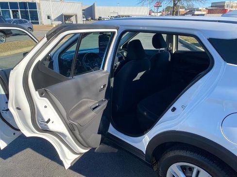 Used 2021 Nissan Kicks S image 26