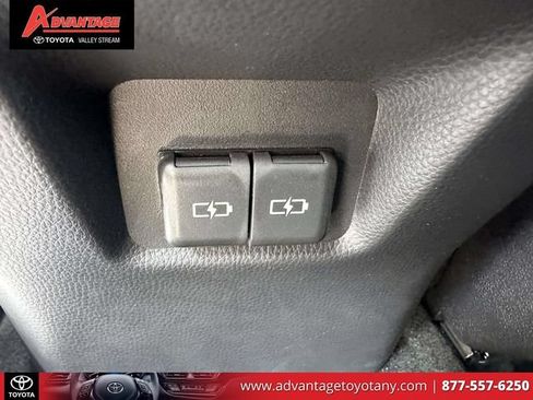 Used 2023 Toyota RAV4 XLE Premium AWD/4WD image 20