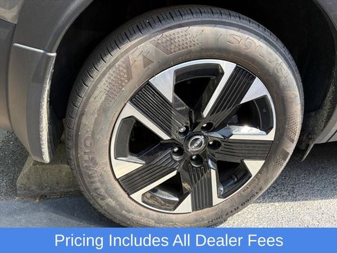 Used 2025 Nissan Kicks SV w/ Charging Package AWD/4WD image 10