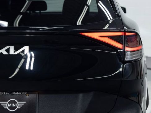 Used 2023 Kia Sportage EX image 8