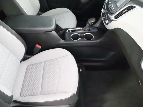 Used 2022 Chevrolet Equinox LS w/ LS Convenience Package FWD image 51