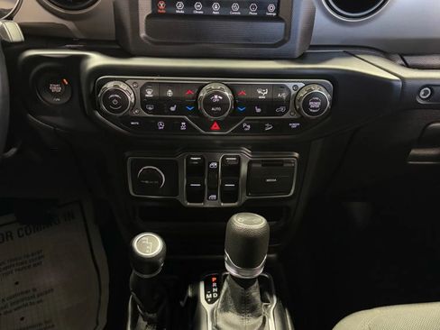 Used 2019 Jeep Wrangler Unlimited Sport S image 17