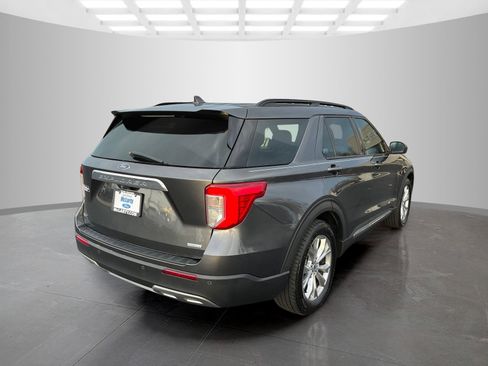 Used 2020 Ford Explorer XLT w/ Equipment Group 202A image 4