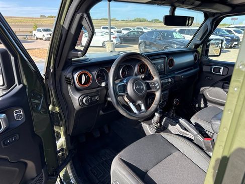 Used 2022 Jeep Gladiator Mojave w/ LED Lighting Group AWD/4WD image 20