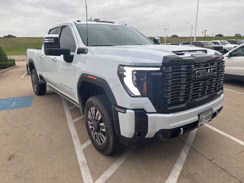 Used 2026 GMC Sierra 2500 Denali Ultimate image 9