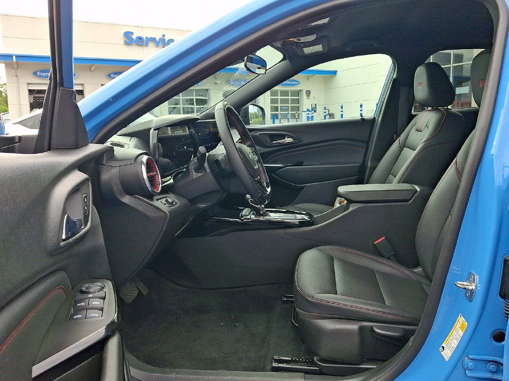 Used 2024 Chevrolet Trax RS w/ Driver Confidence Package FWD image 15