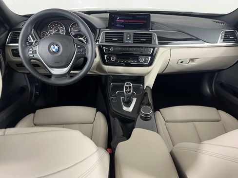 Used 2018 BMW 330i xDrive Sedan w/ Premium Package image 10