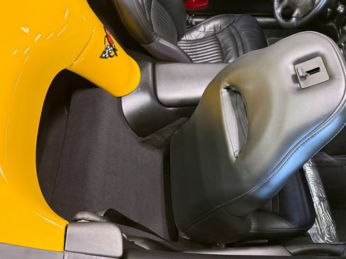 Used 2002 Chevrolet Corvette w/ Preferred Equipment Group2 image 63