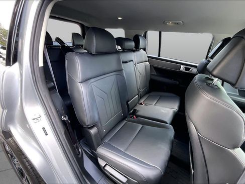 Used 2024 Hyundai Santa Fe SEL FWD image 26