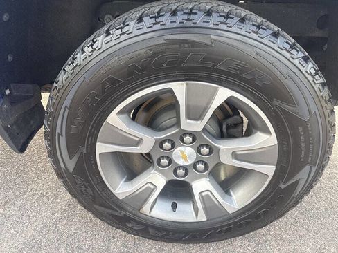 Used 2018 Chevrolet Colorado Z71 AWD/4WD image 14