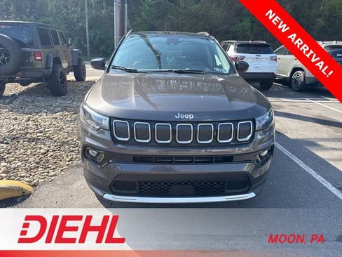 Used 2022 Jeep Compass Limited w/ Sun and Sound Group AWD/4WD image 3