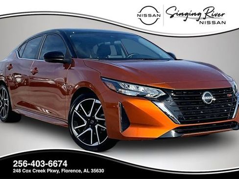 Used 2025 Nissan Sentra SR w/ SR Premium Package FWD image 1