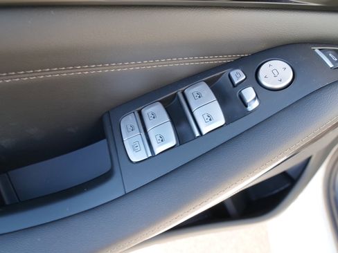 New 2026 BMW X7 xDrive40i w/ Premium Package image 18