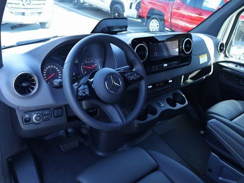 New 2025 Mercedes-Benz Sprinter 2500 image 3