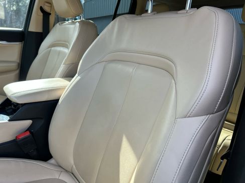 Used 2022 Jeep Grand Cherokee Limited image 21