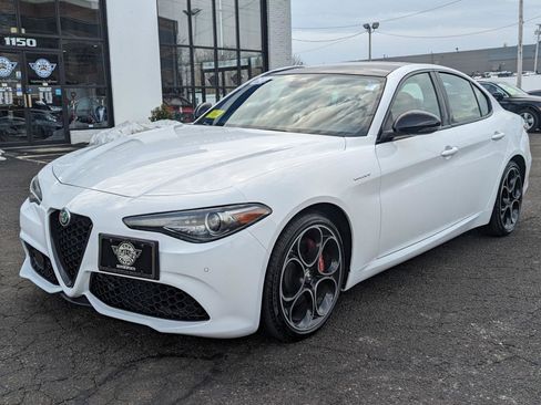 Used 2022 Alfa Romeo Giulia Veloce image 3