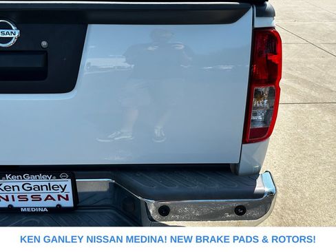 Used 2018 Nissan Frontier SV w/ Value Truck Package AWD/4WD image 14