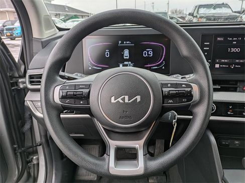 Used 2024 Kia Sportage LX image 9