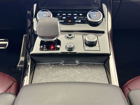 Used 2023 Land Rover Range Rover Sport SE Dynamic image 12