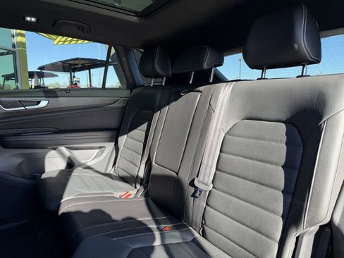 Used 2024 Volkswagen Atlas Cross Sport SEL R-Line w/ Adventure Package image 38