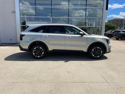 New 2026 Kia Sorento S AWD/4WD image 4