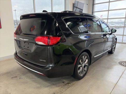 Certified 2019 Chrysler Pacifica Limited w/ Tire & Wheel Group image 4