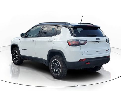 Used 2024 Jeep Compass Trailhawk w/ Trailhawk Elite Group AWD/4WD image 3