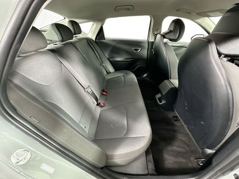 Used 2025 Kia K4 FWD image 26