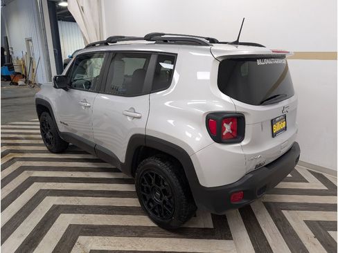Used 2020 Jeep Renegade Latitude w/ Cold Weather Group AWD/4WD image 22