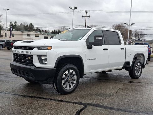 Used 2023 Chevrolet Silverado 2500 Custom image 3