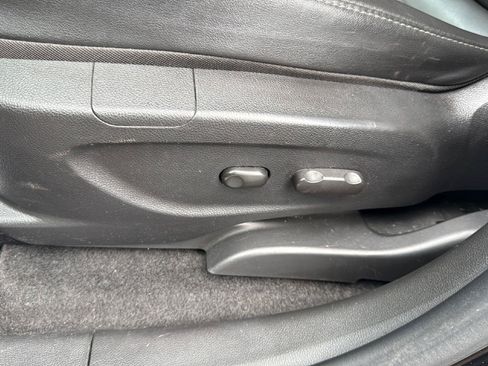 Used 2021 Buick Encore Preferred AWD/4WD image 23
