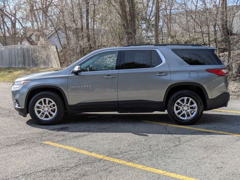 Used 2020 Chevrolet Traverse LT image 4