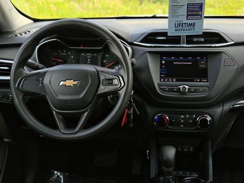 Used 2023 Chevrolet TrailBlazer LS AWD/4WD image 19