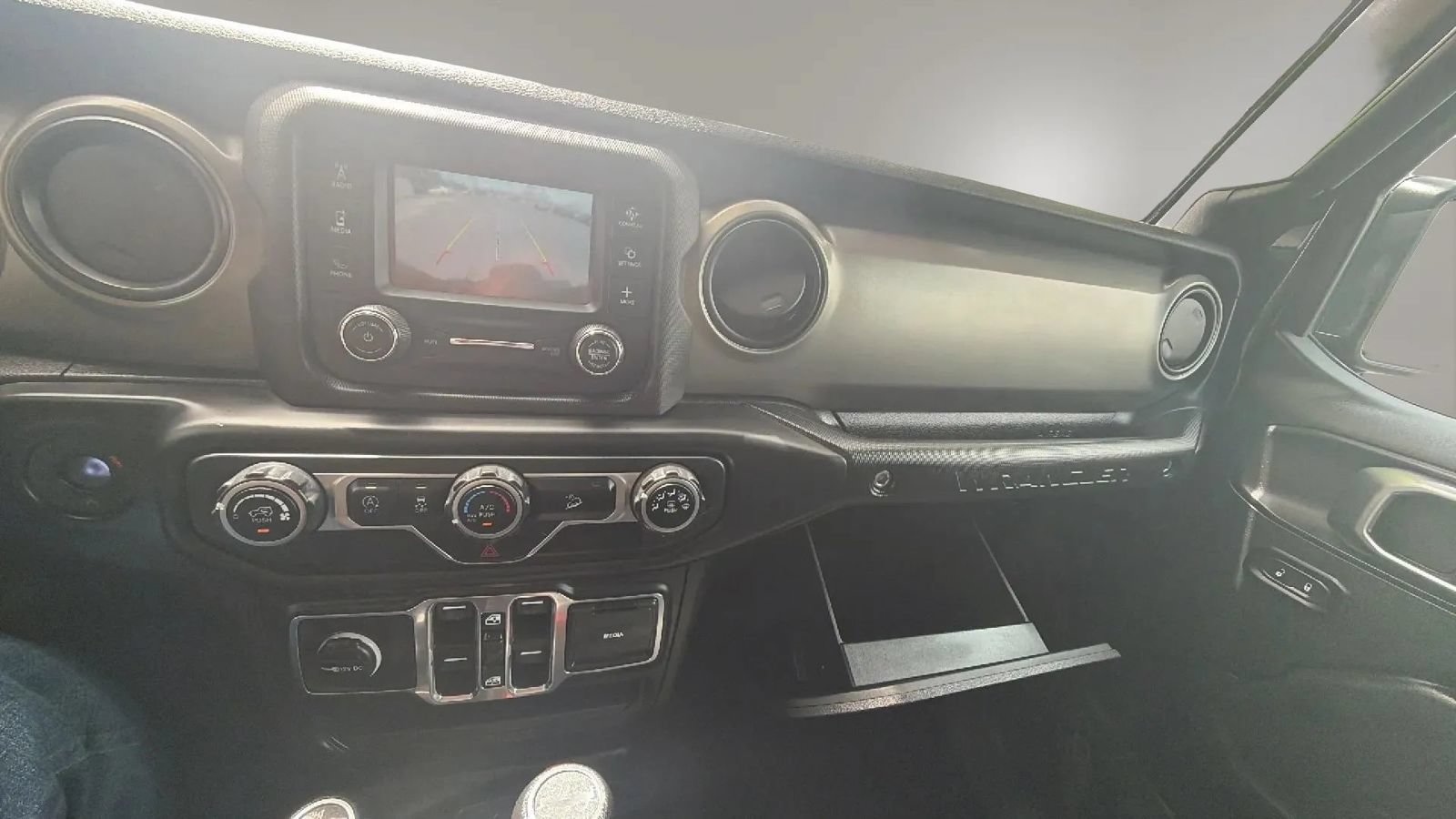 Used 2018 Jeep Wrangler Unlimited Sport S AWD/4WD image 19
