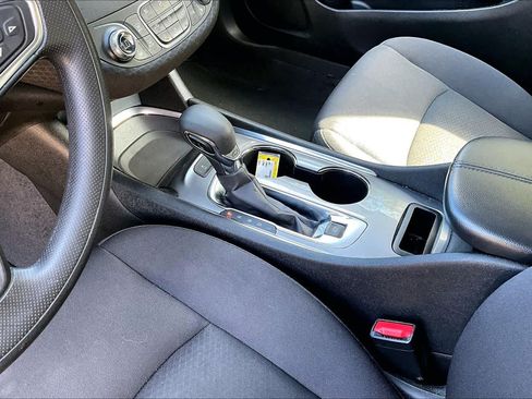 Used 2024 Chevrolet Malibu LT FWD image 17
