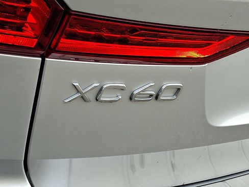 Used 2019 Volvo XC60 T5 Inscription w/ Protection Package Premier image 31