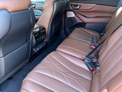 Used 2026 Acura MDX w/ Advance Package image 8