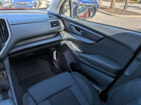 Certified 2025 Subaru Ascent Premium image 17