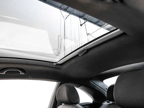 Used 2014 Volkswagen Beetle GSR image 33