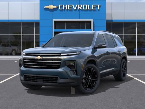 Used 2026 Chevrolet Traverse LT w/ Driver Confidence Package FWD image 6